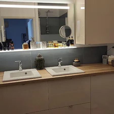 Rochelais Lumineux Apartment *